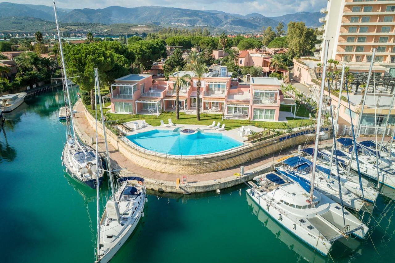 Residence Delfino, Portorosa Furnari Exterior foto