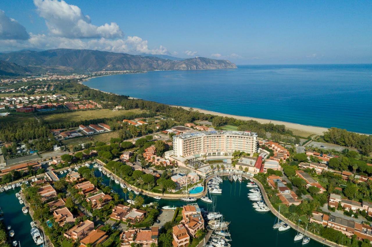 Residence Delfino, Portorosa Furnari Exterior foto