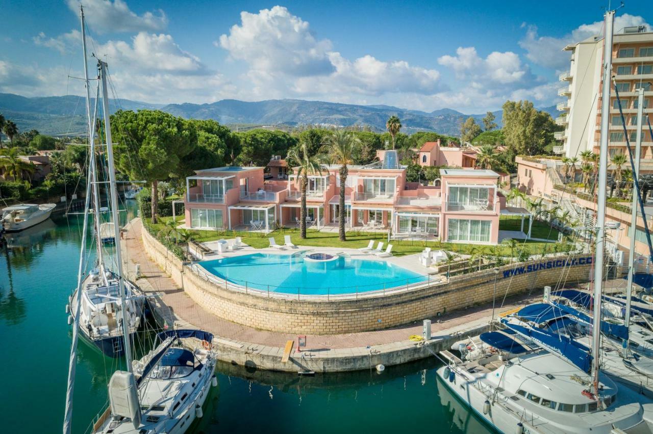 Residence Delfino, Portorosa Furnari Exterior foto