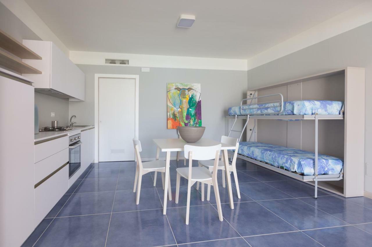 Residence Delfino, Portorosa Furnari Exterior foto